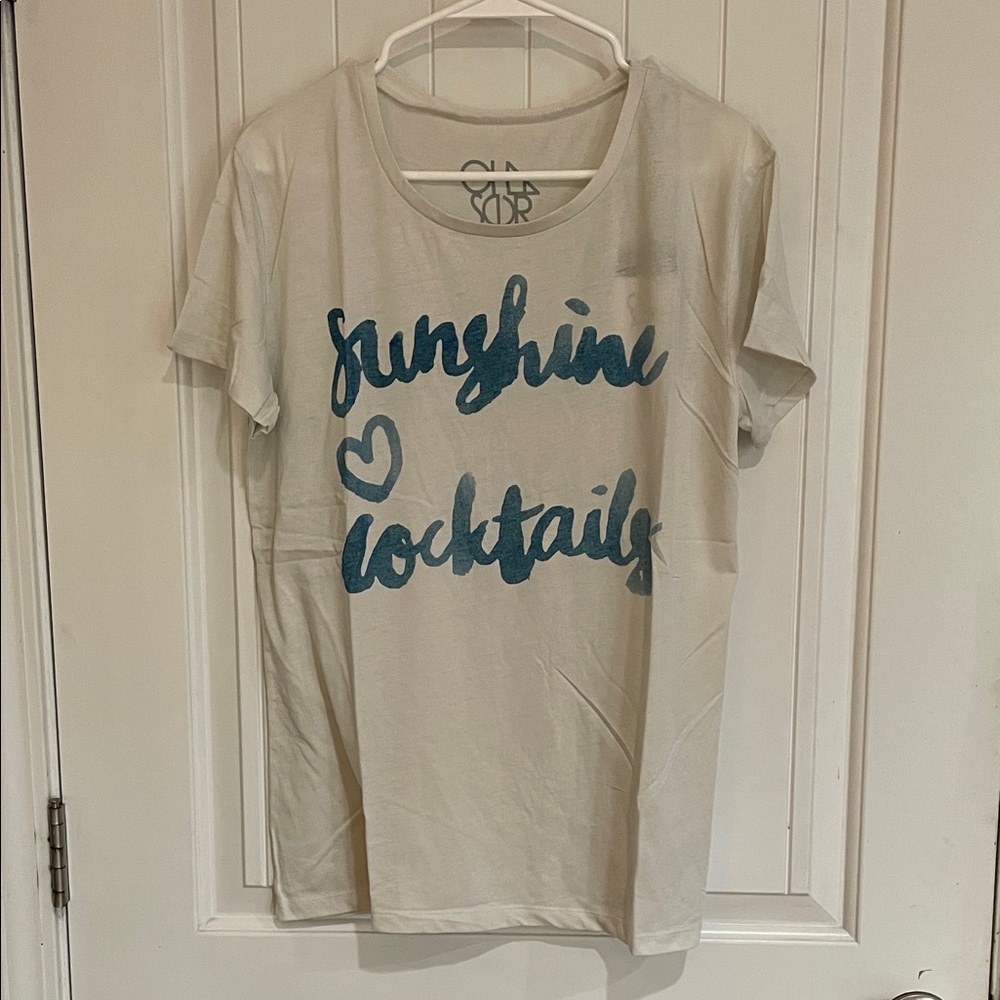 Chaser light Cream T-Shirt with blue writing”sunshine💙cocktails” NWT large